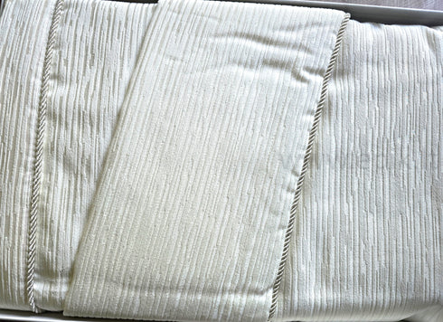 Prabangi lovatiesė Teos" su 2 pagalvių užvalkalais, dramblio kaulo spalvos